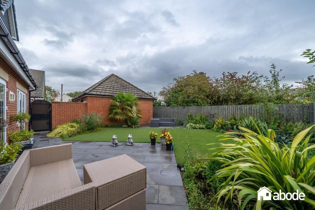 Property photo 2 of 31 Dsc03793-Hdr.Jpg