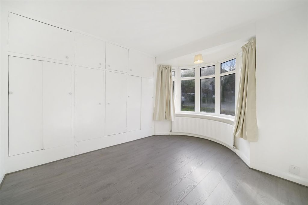 Property photo 2 of 15 9 Southview Avenue - Nnq9Cr9S8Iyajpaoz2Fb.Jpg