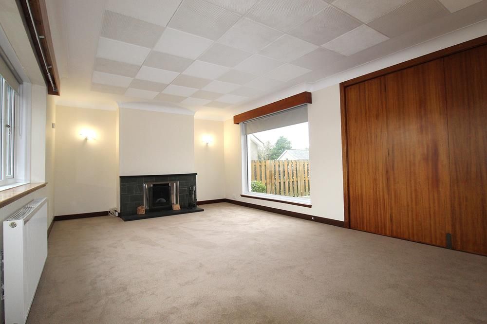 Property photo 2 of 16 Lounge