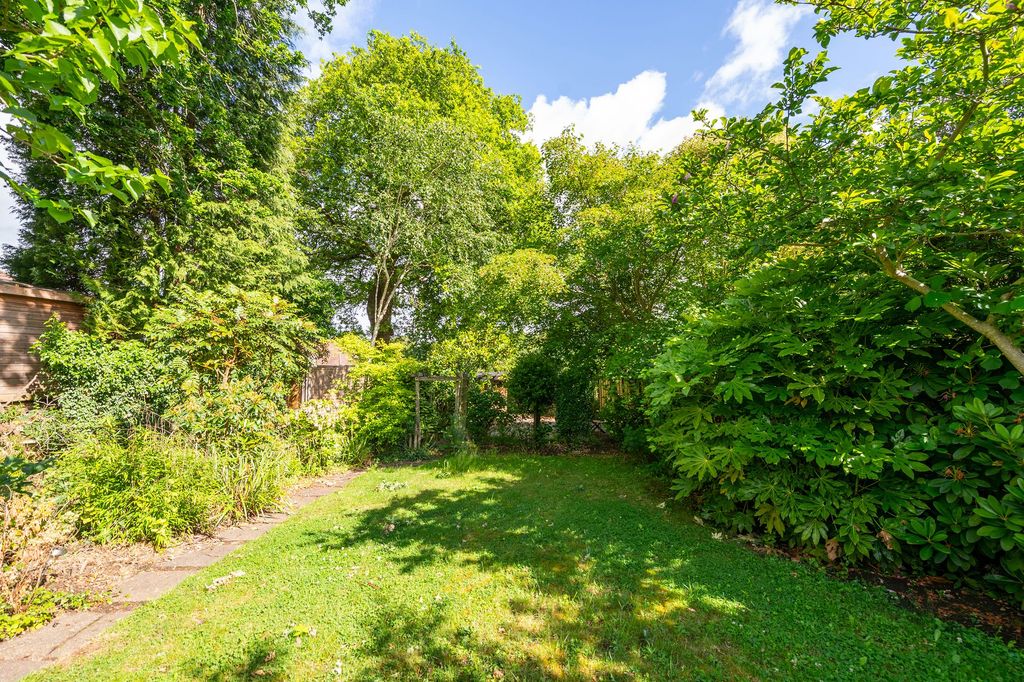 Property photo 2 of 27