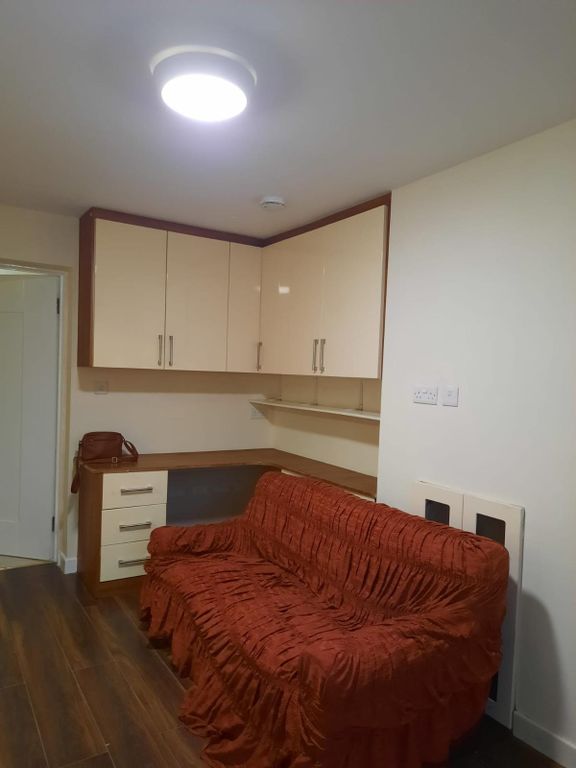 Property photo 1 of 9 Extensive 1 Bedroom Flat | Southall Ub1