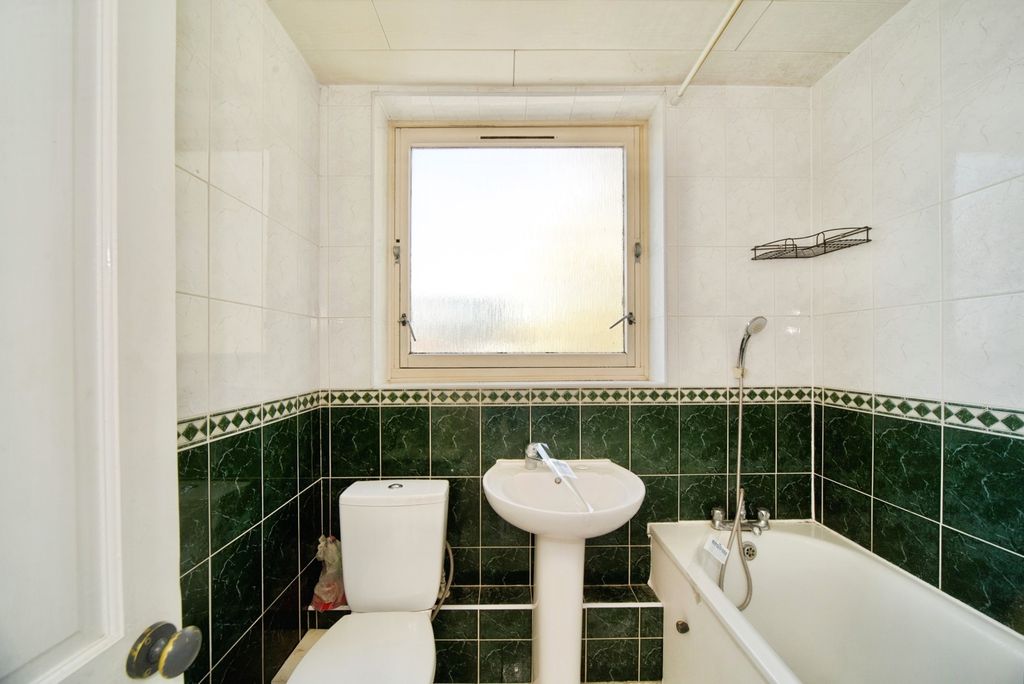 Property photo 3 of 17 Photo