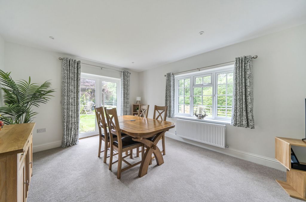 Property photo 3 of 29 1471693-13-6A2Bdd...