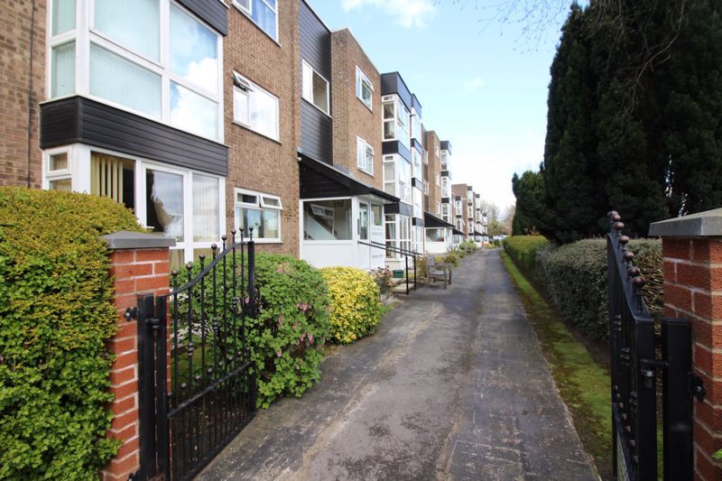 Property photo 1 of 10 External