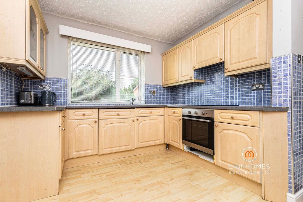 Property photo 2 of 26
