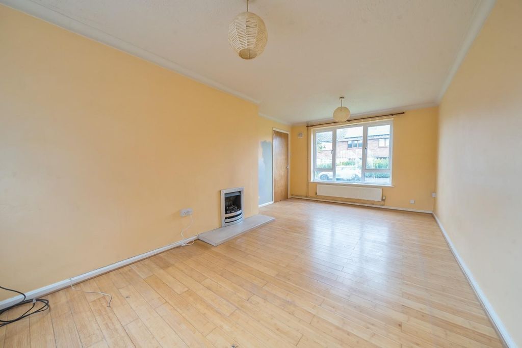 Property photo 3 of 21 Lounge.Jpg