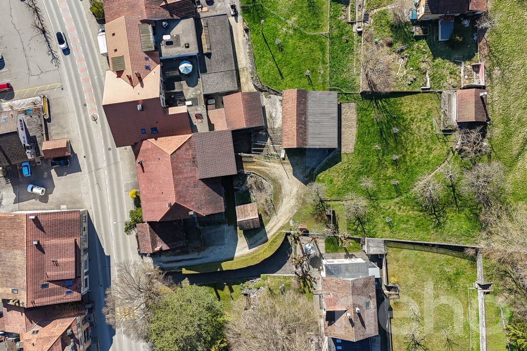 Property photo 2 of 13