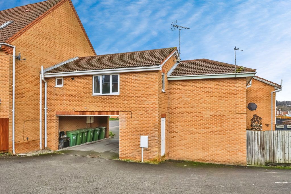 Property photo 3 of 19