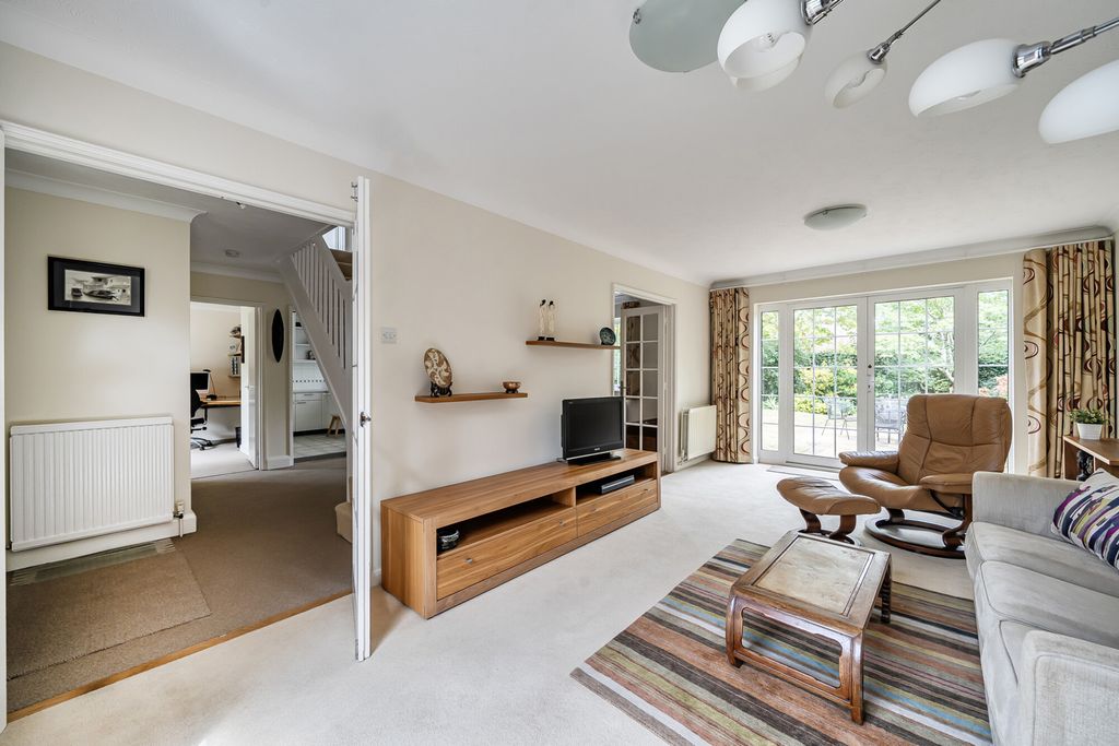 Property photo 3 of 23 1481698-12-6A5670...