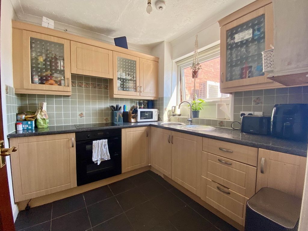 Property photo 3 of 11