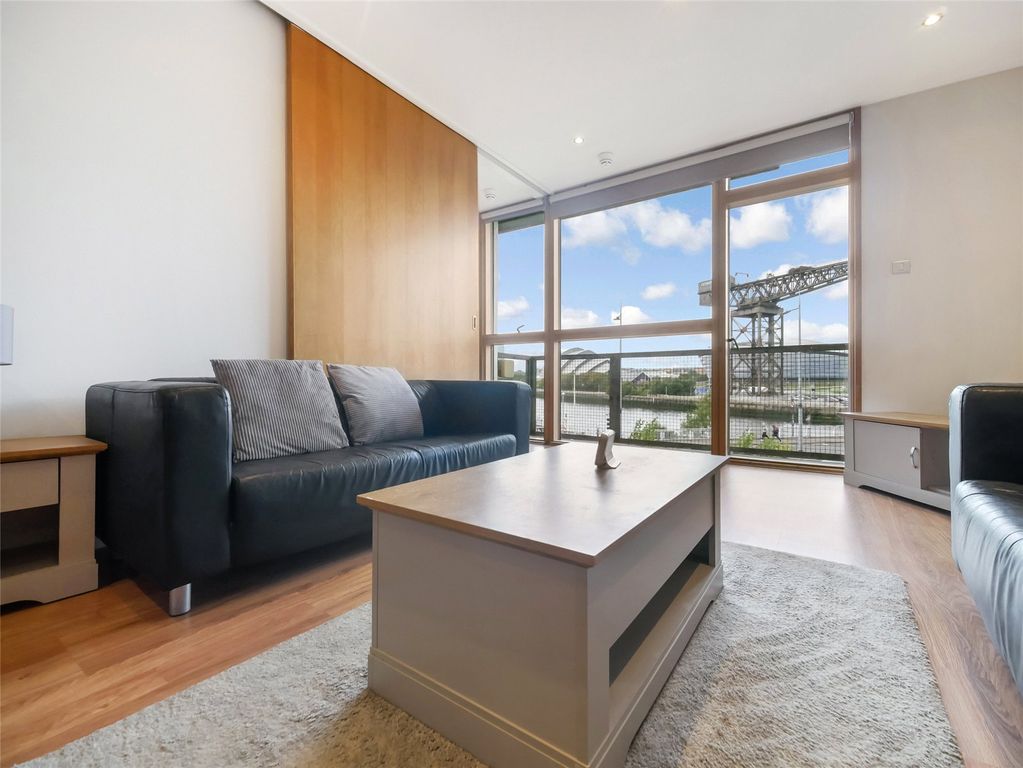 Property photo 2 of 25 Picture No. 03