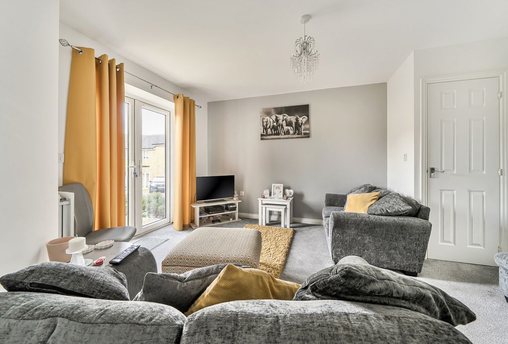 Property photo 2 of 9 1385571-9-69332d9...