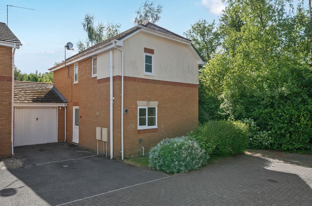 Property photo 1 of 15 1297061-2-682c3Dd...
