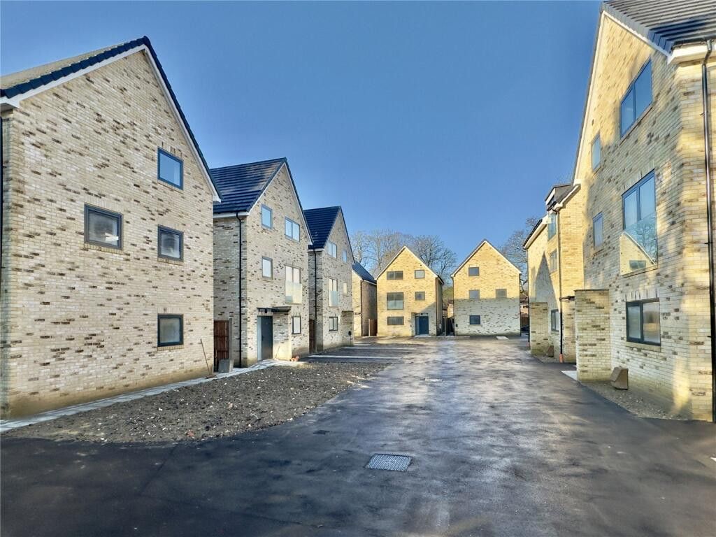 Property photo 2 of 12