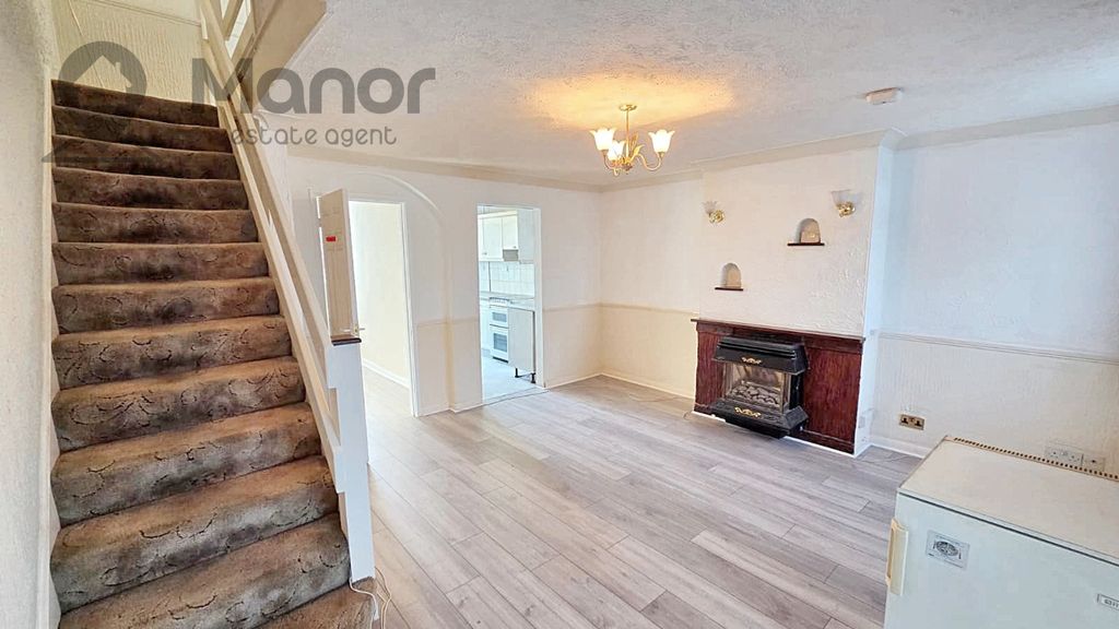 Property photo 2 of 16 Whatsapp Image 2025-11-13 At 13.29.48 (2)