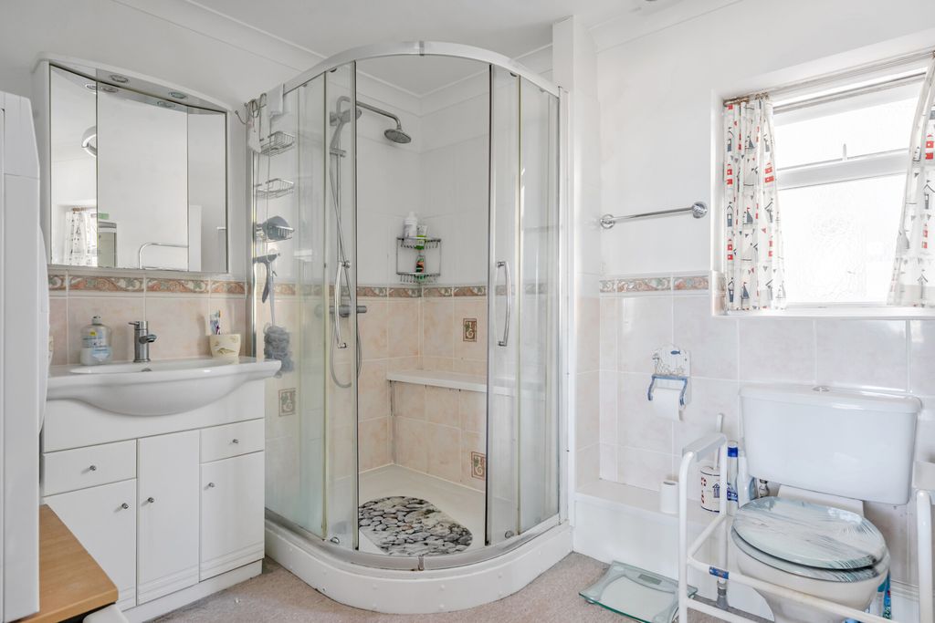 Property photo 3 of 24 2-6A76108A4c60A-1...
