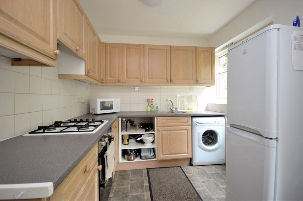 Property photo 2 of 10 Kitchen