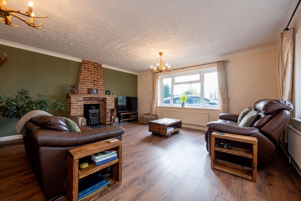 Property photo 3 of 27