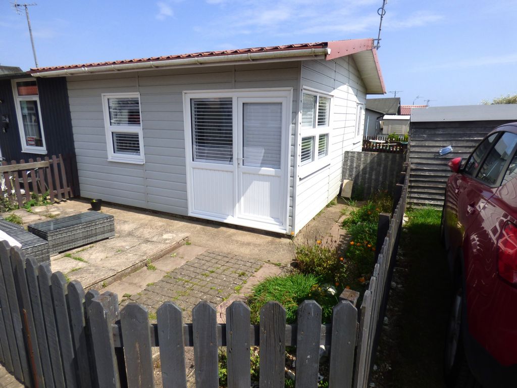 Property photo 1 of 10 Delightful 1 Bedroom Semi-Detached Holiday Chalet.  Fully Furnished With All Contents Included