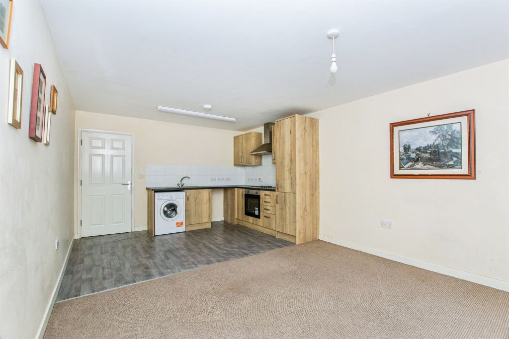 Property photo 2 of 9