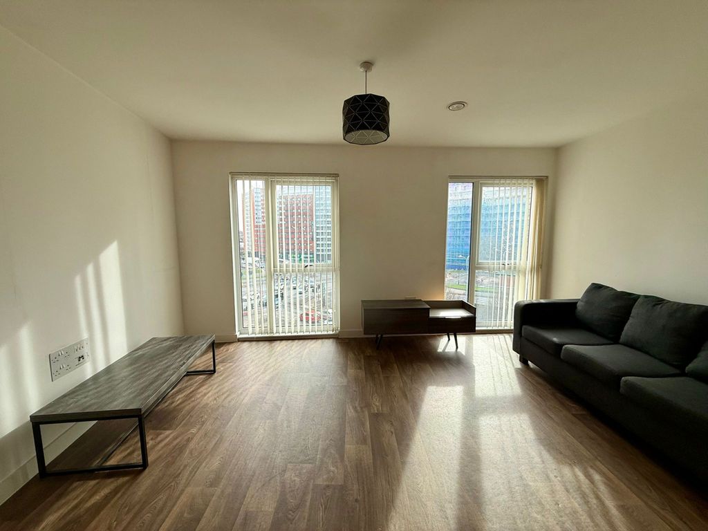 Property photo 3 of 8 Gallery