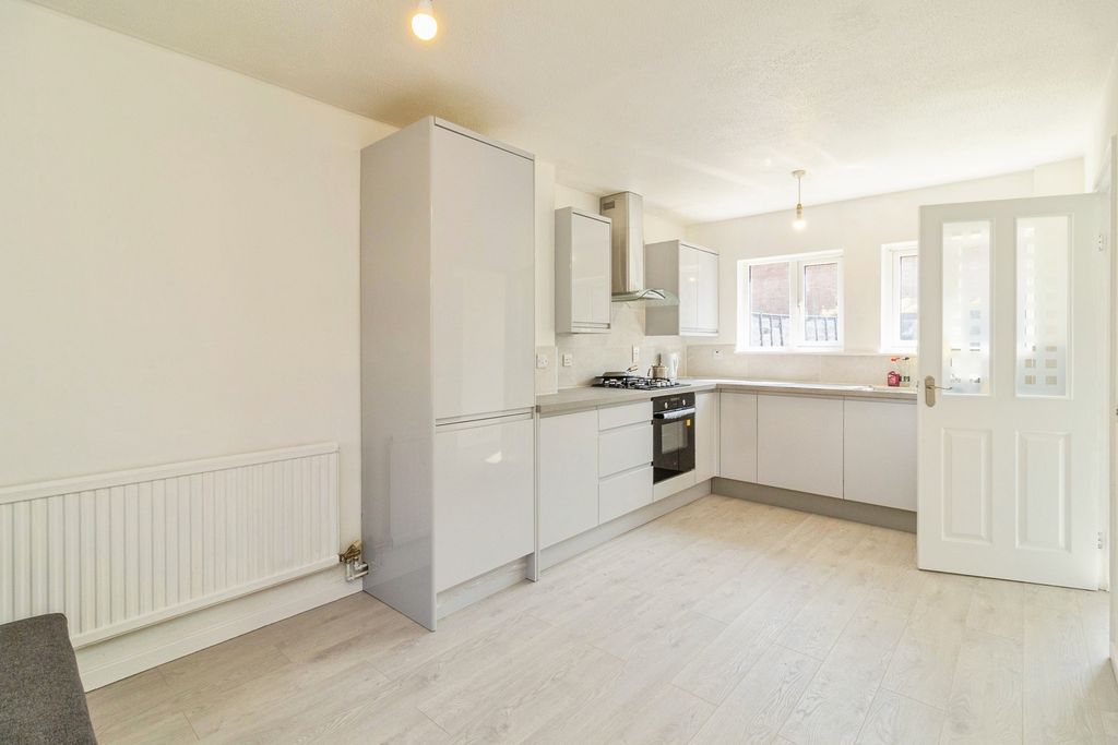 Property photo 3 of 18 Pbox-Img.Jpg