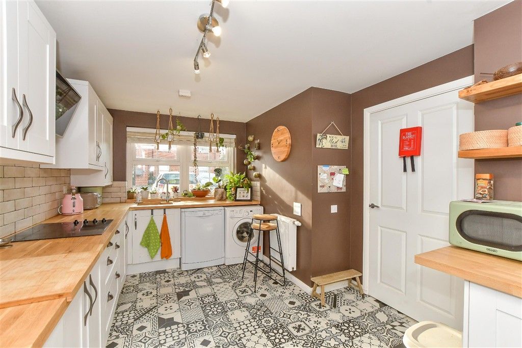 Property photo 2 of 4 Kitchen