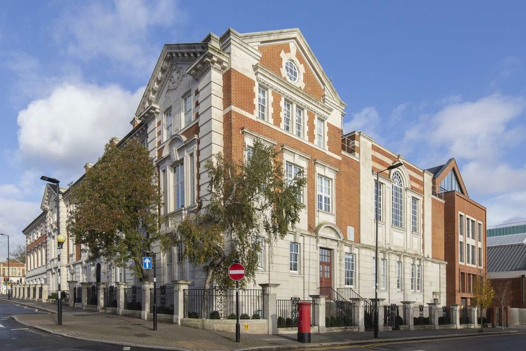 Property photo 1 of 4