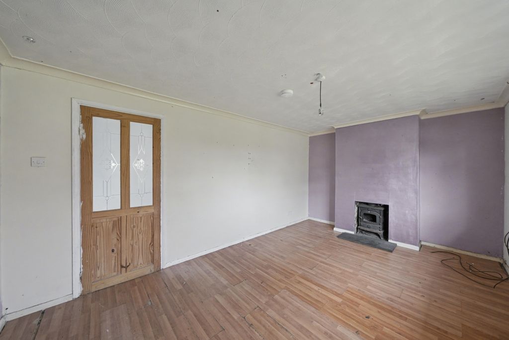 Property photo 3 of 24 156 Manor Road, Alton, Gu34 2Nz