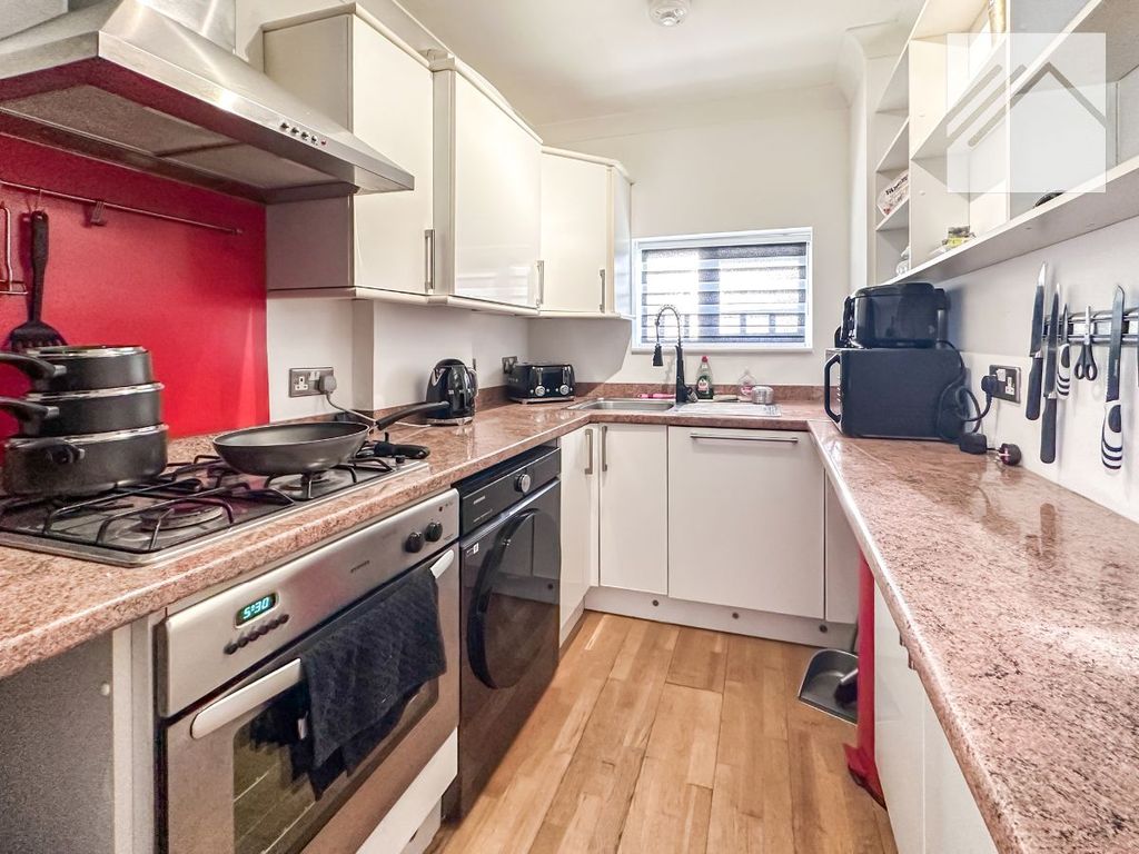 Property photo 3 of 6