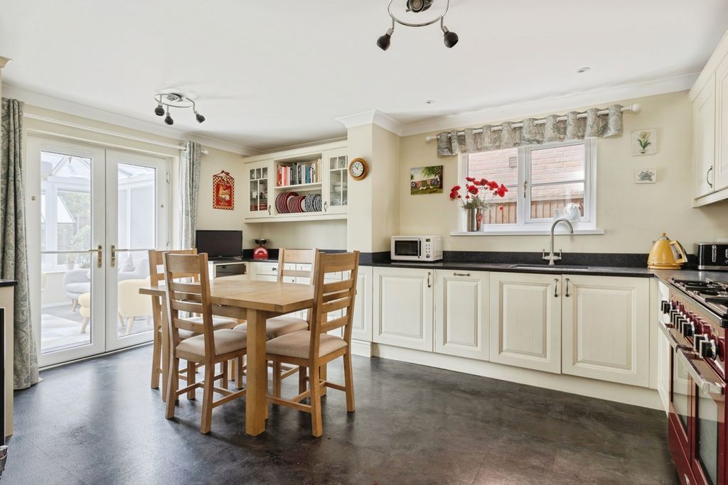 Property photo 2 of 25 Pbox-Img.Jpg