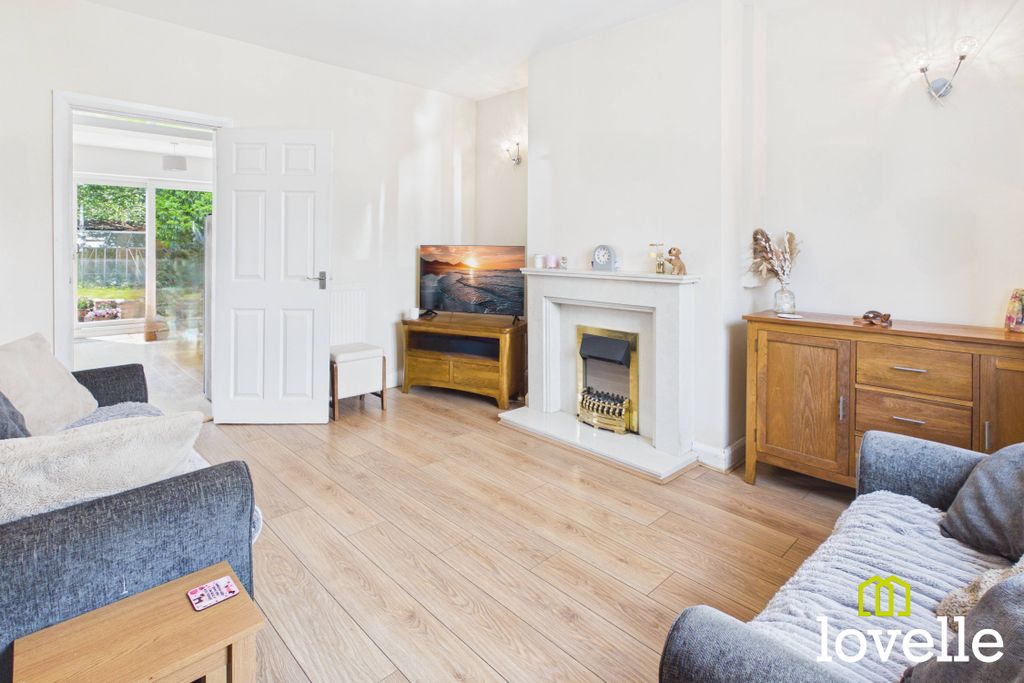 Property photo 3 of 32