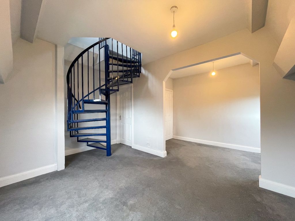 Property photo 3 of 17 4676422