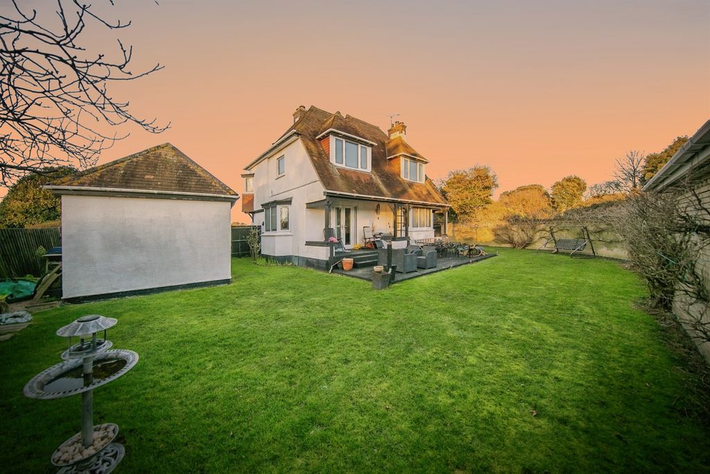 Property photo 2 of 19