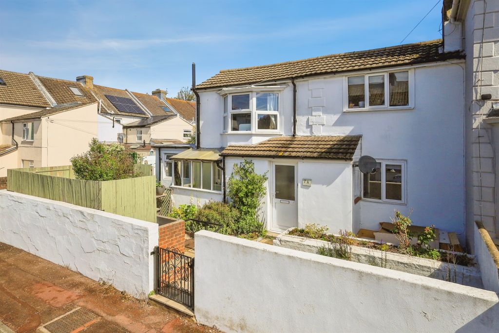 Property photo 1 of 11