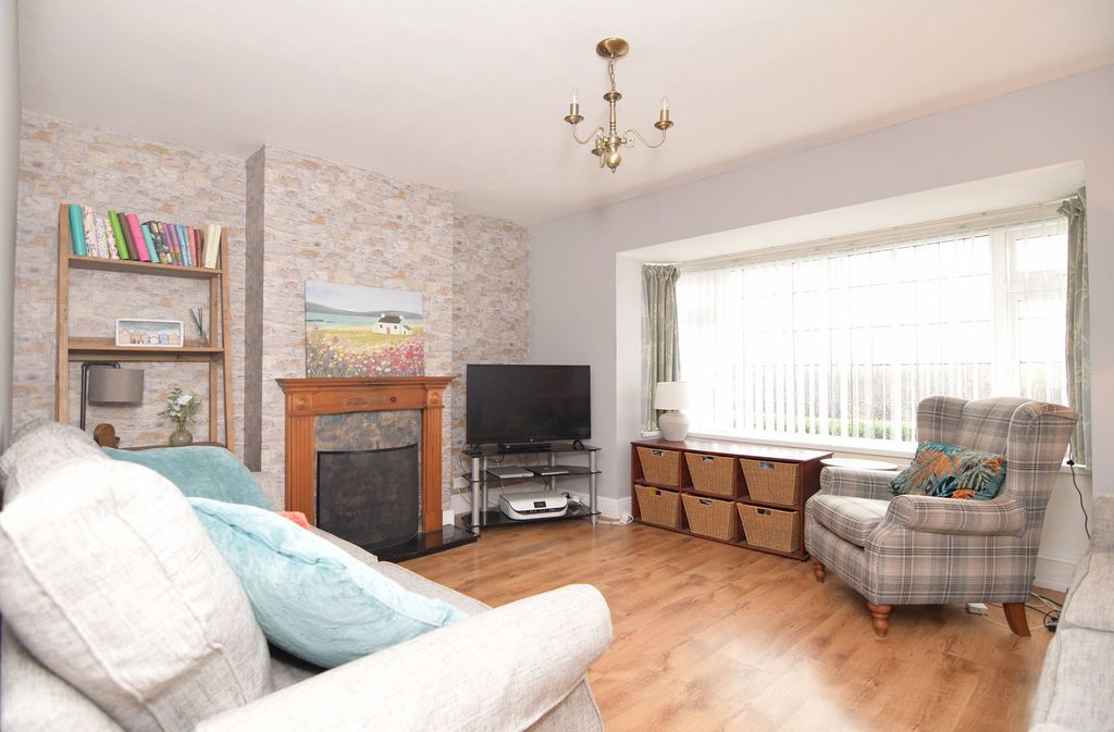 Property photo 2 of 16 2 - Living%20Room