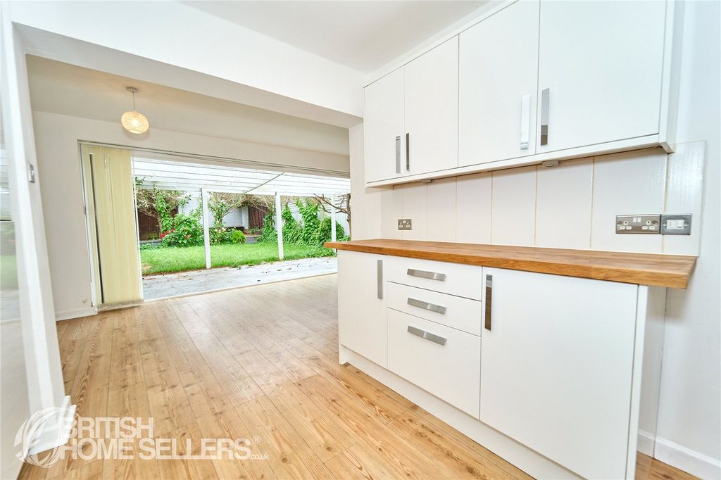 Property photo 3 of 25 Picture No. 02