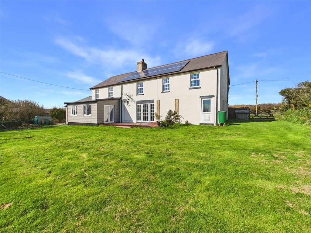 Property photo 2 of 28 Picture No. 40