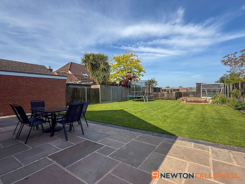 Property photo 3 of 18 Rear Garden 1