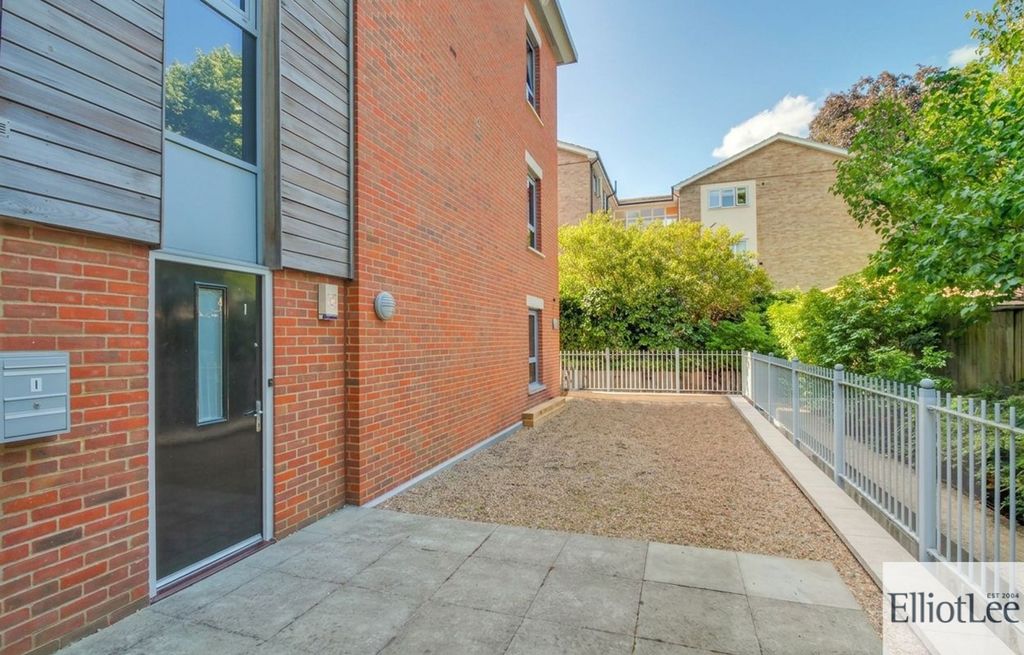 Property photo 3 of 19