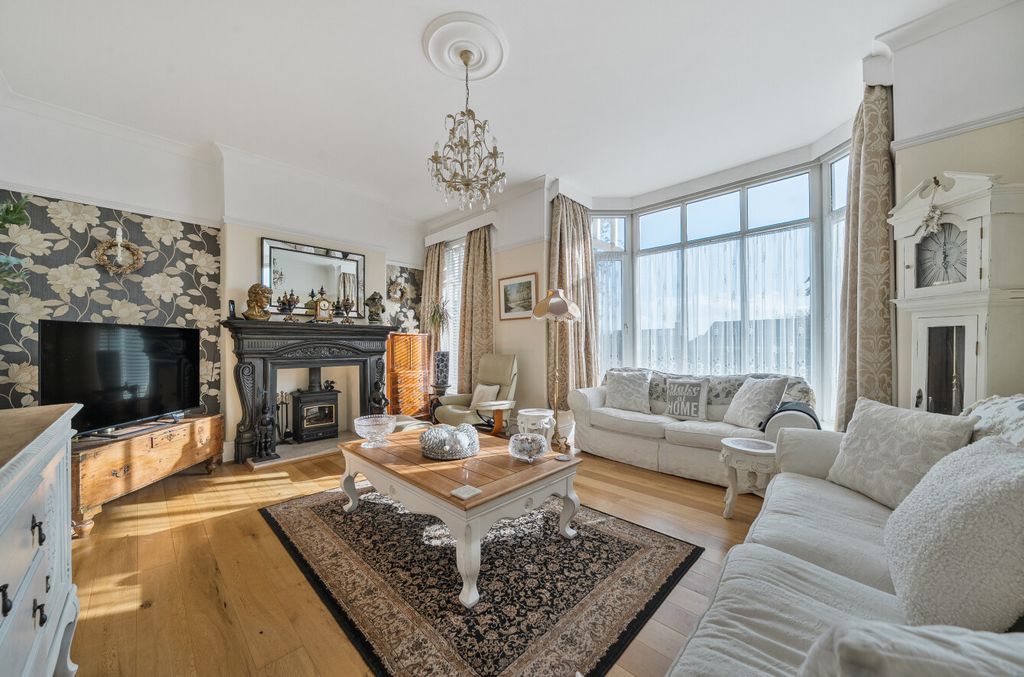 Property photo 2 of 20 1539893-46-1A17E0...