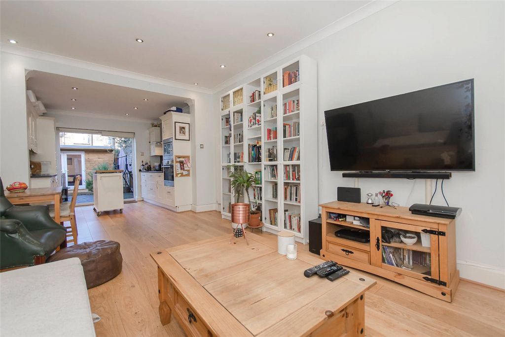 Property photo 2 of 32 Reception B