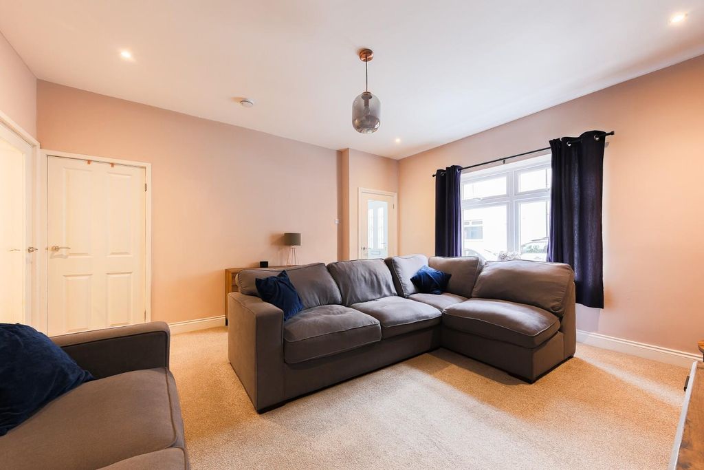 Property photo 3 of 15 Living Room