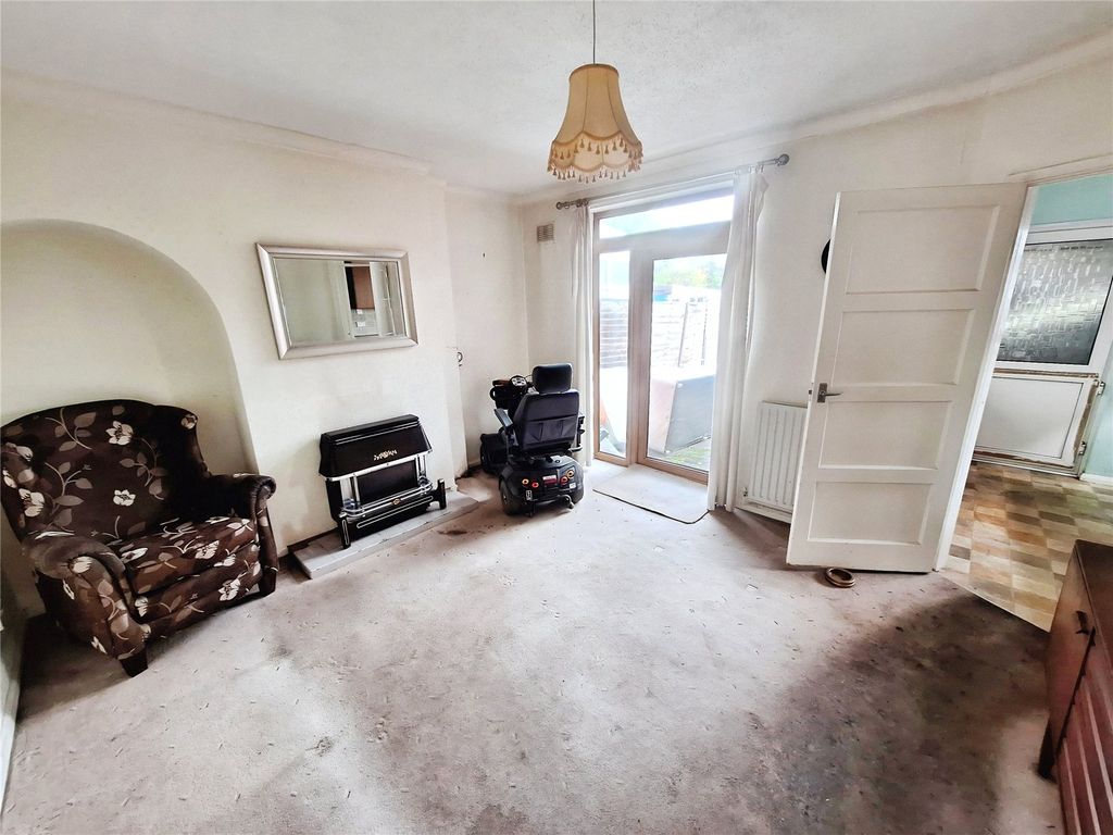 Property photo 3 of 12 Dining Room