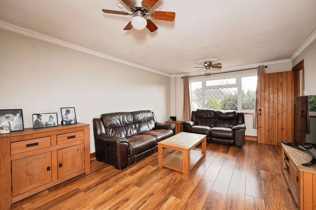 Property photo 3 of 25 Pbox-Img.Jpg