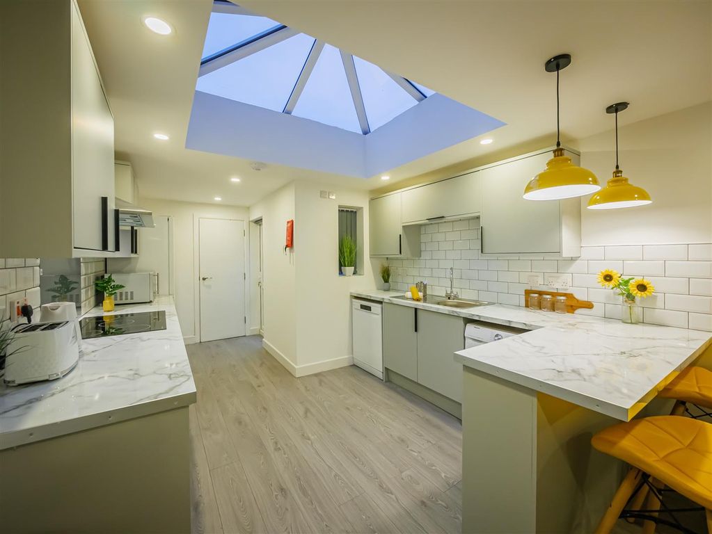 Property photo 2 of 18 P1280490-Hdr.Jpg