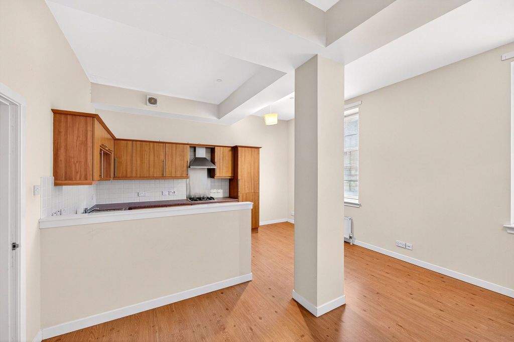 Property photo 3 of 31