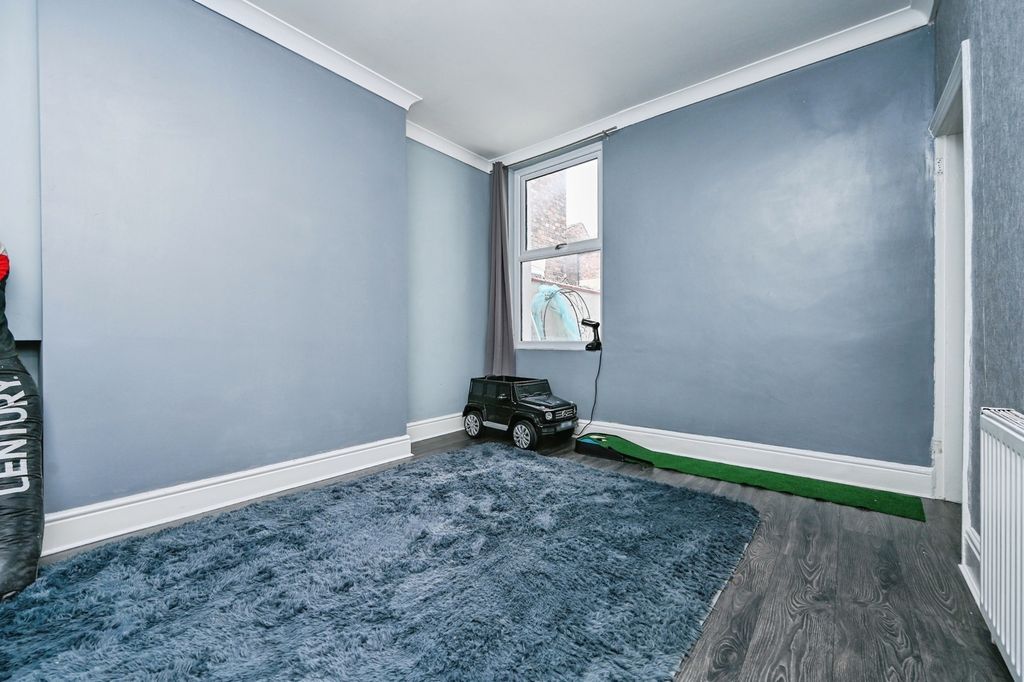 Property photo 3 of 12 Pbox-Img.Jpg