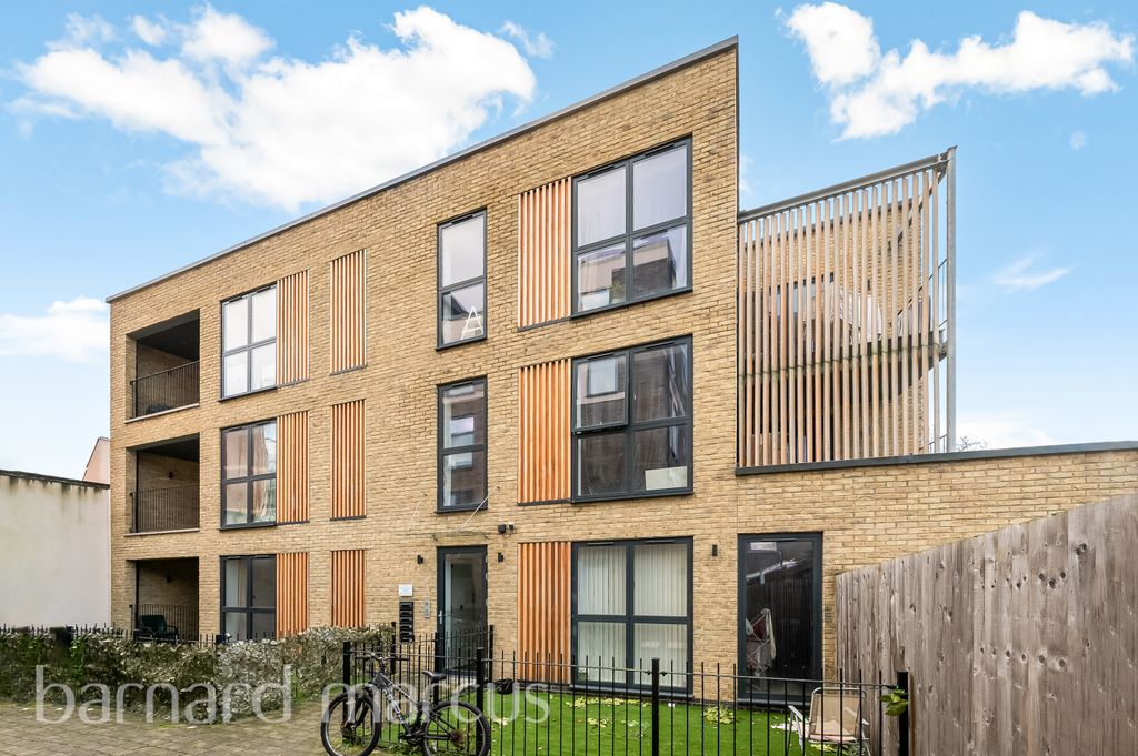 Property photo 1 of 8 Front