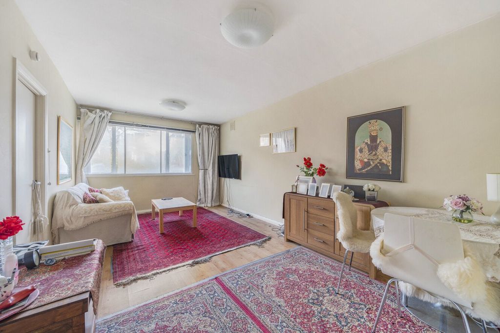 Property photo 1 of 8 Picture No. 21